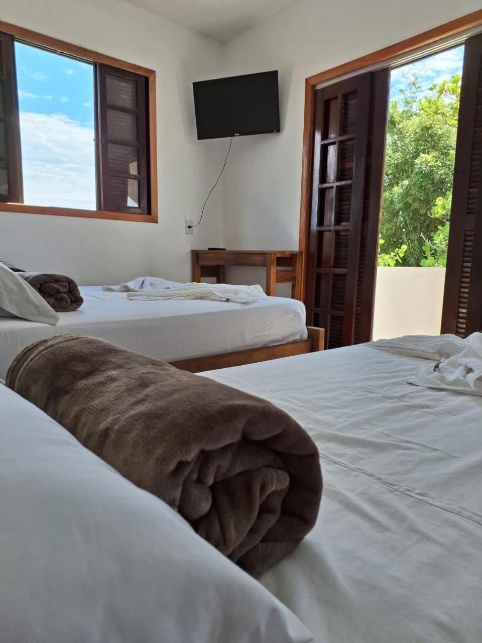 Chapeu De Sol - Area Gourmet, Tv, Internet, Roupas De Cama E Banho, Jardim, Horta E Pomar *